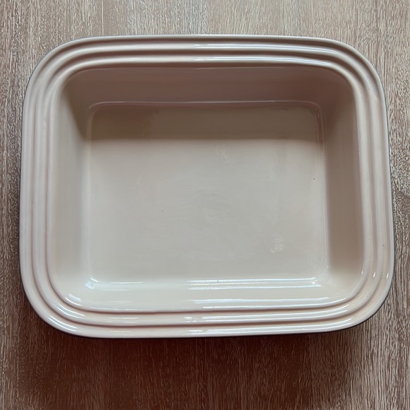 Le Creuset Stoneware 8-1/2-by-11-Inch Covered Deep Dish Baker, Blue - Picture 2 of 4